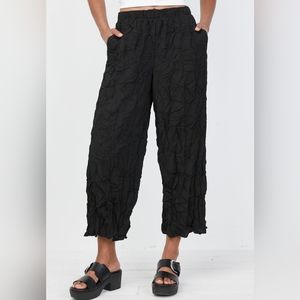 Habitat Liv NWT Cropped Crinkle Pants